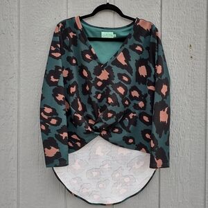 Judith March Animal Print Hi Low Long Sleeve‎ Top Large